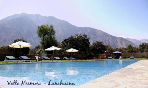 Отель Hotel Vallehermoso Lunahuana  Лунауана
